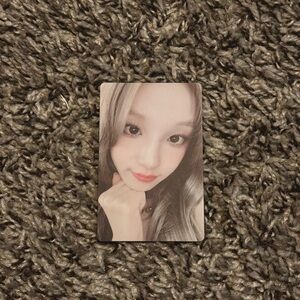 Yuqi G-Idle Photocard 2